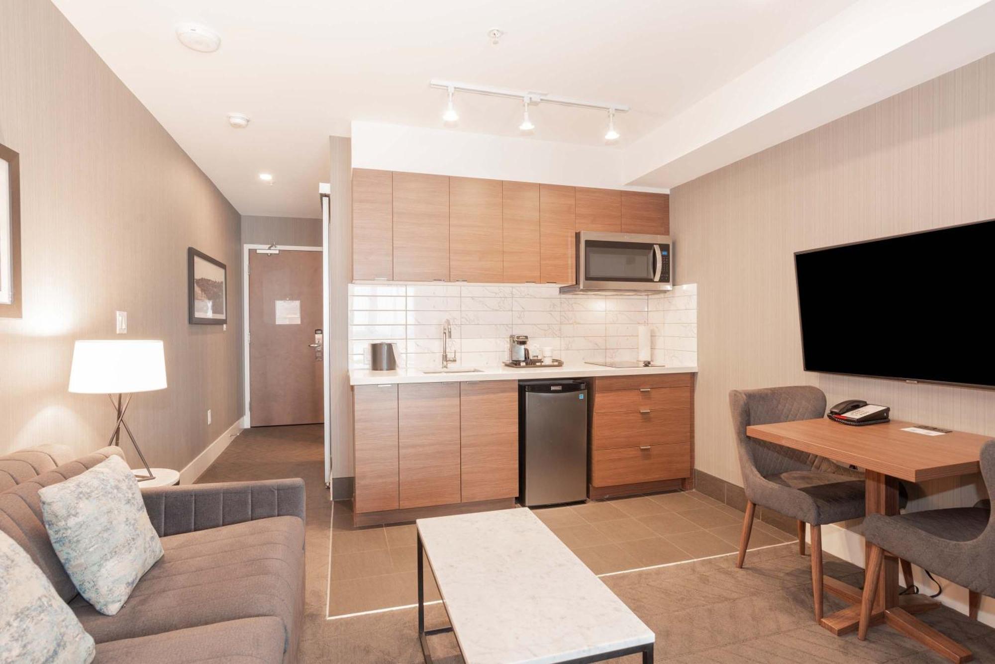 Sandman Signature Saskatoon South Hotel Экстерьер фото