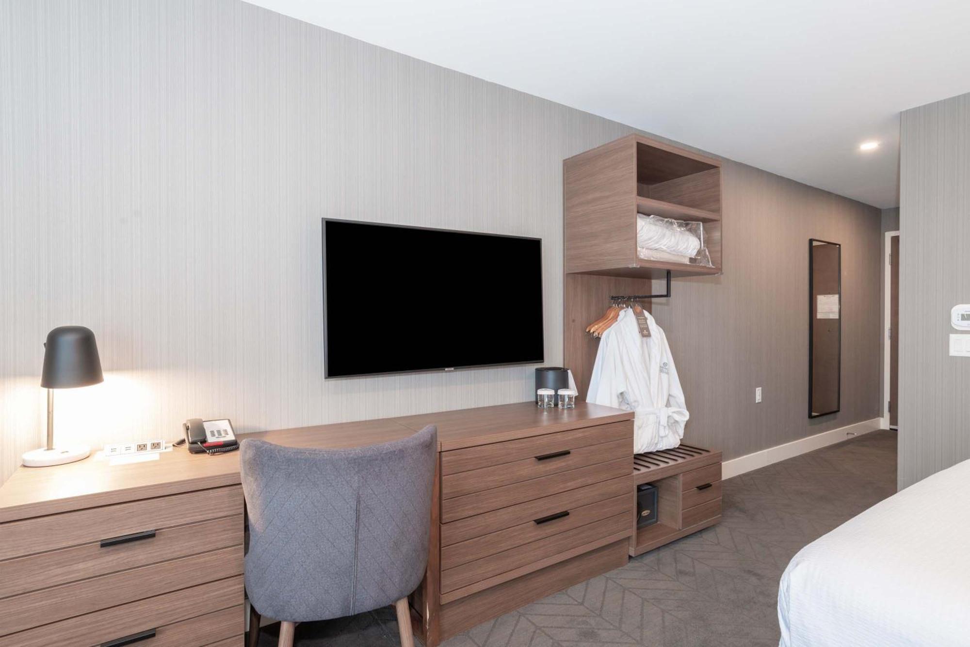 Sandman Signature Saskatoon South Hotel Экстерьер фото