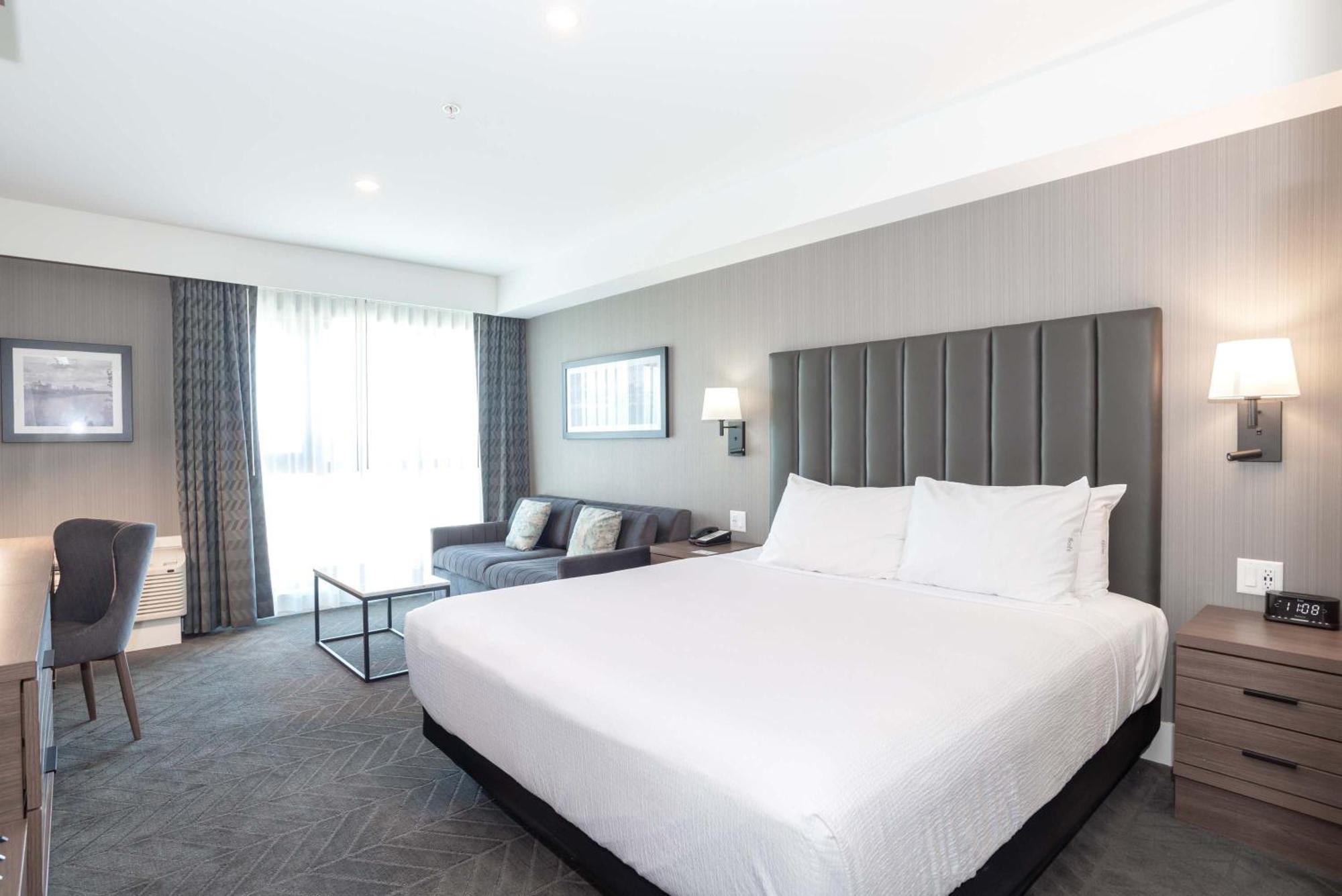 Sandman Signature Saskatoon South Hotel Экстерьер фото