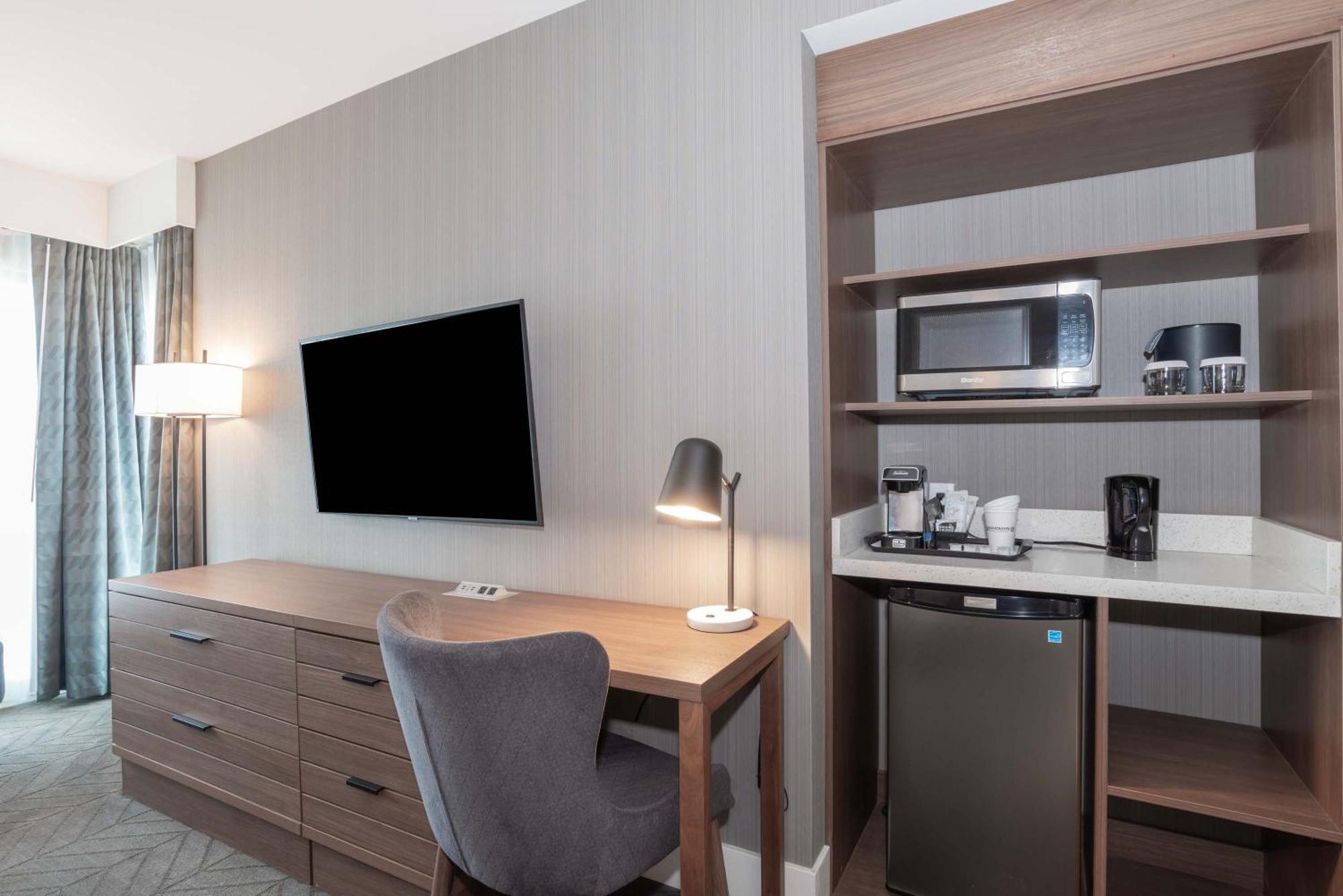Sandman Signature Saskatoon South Hotel Экстерьер фото