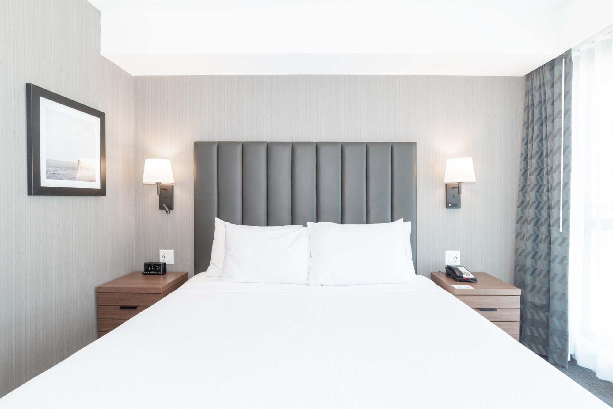 Sandman Signature Saskatoon South Hotel Экстерьер фото